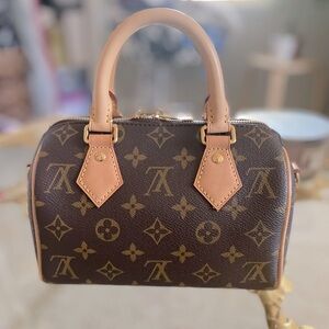 Louis Vuitton Monogram Speedy 20